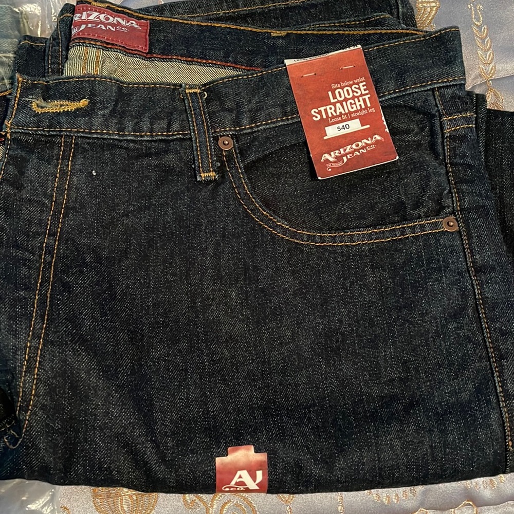 New with Tags Men’s Arizona Loose straight jeans